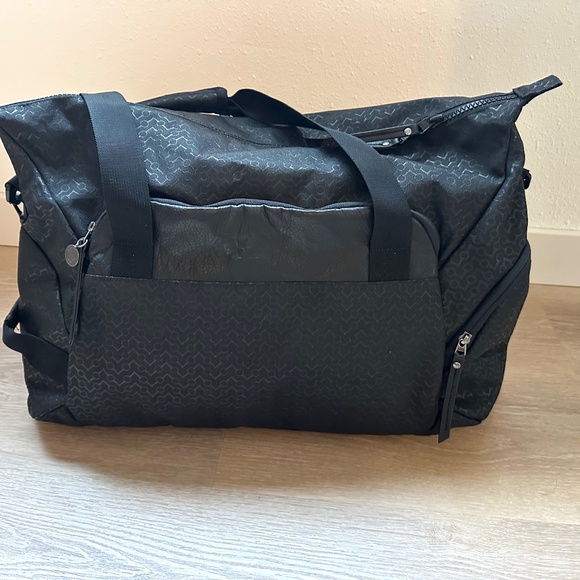 Kerrits EQ Duffle Bag Black - Picture 3 of 9